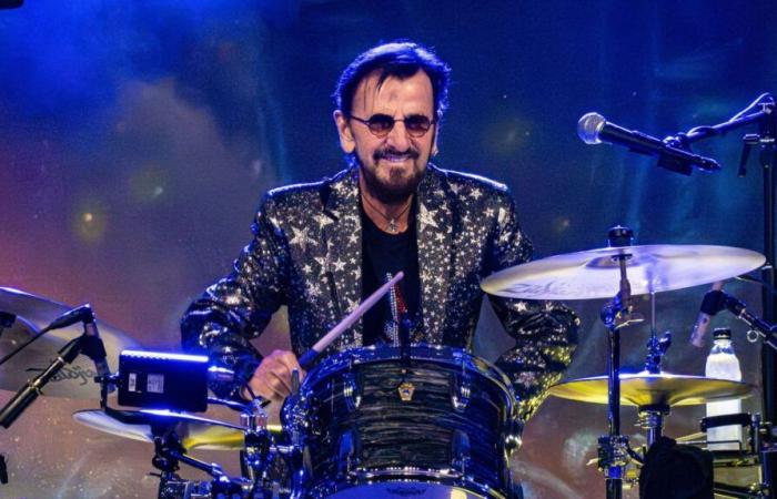 L’ancien Beatles Ringo Starr revient en mode country avec “Look Up”, son nouvel album