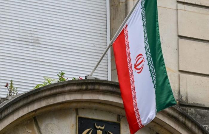 Paris convoque l’ambassadeur iranien et dénonce la situation « insupportable » des « otages de l’État » français