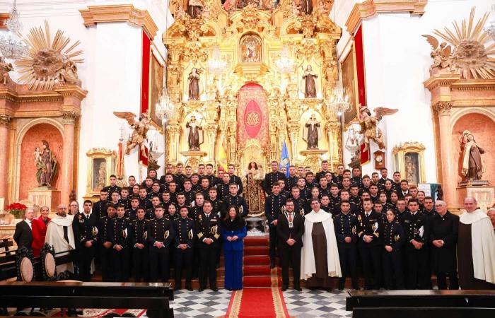 La princesse Leonor et ses 75 camarades prient à Cadix avant de mettre les voiles