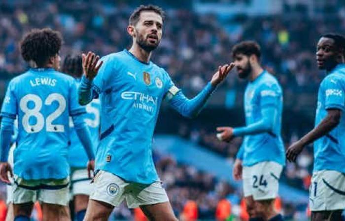 Mubama fait ses débuts en senior contre Salford comme l’un des neuf changements de City