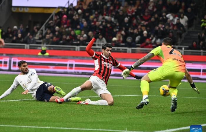 Match de football de Serie A : AC Milan contre Cagliari-Xinhua