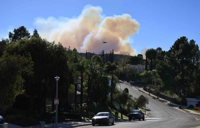 Los Angeles | Les incendies se propagent malgré les efforts des pompiers