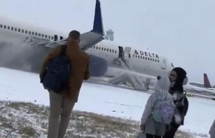 Tempête hivernale | Des milliers de vols annulés ou retardés