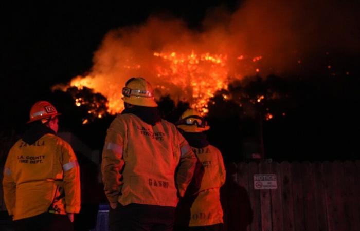 Décombres et cendres… les incendies de forêt transforment Los Angeles en ce qui ressemble à une zone de guerre