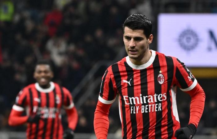 Match de football de Serie A : AC Milan contre Cagliari-Xinhua