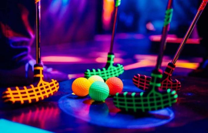 Un mini-golf fluorescent débarque dans la capitale