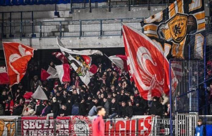 à Auxerre, les supporters lillois fredonnent un air à la gloire de l’ancien leader du Front national