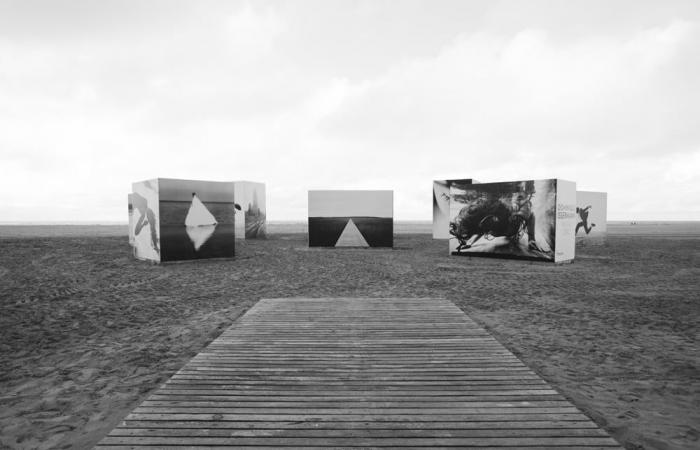 Dominique Issermann exposée sur la plage de Deauville