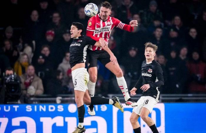 Le PSV évite la défaite mais subit des dégâts dans la bataille pour le titre