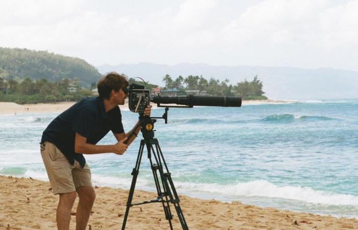 Dans “Certains l’aiment classique”, Romain Juchereau, Charentais-Maritime, parle du surf en filmant comme dans les années 60