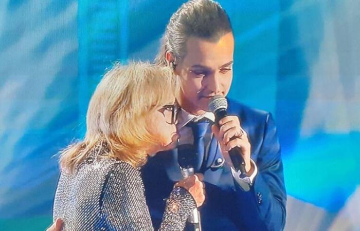 Valerio Scanu dans Now or Never, Rita Pavone se trompe sur les paroles de la chanson/ Web : « Duo embarrassant »