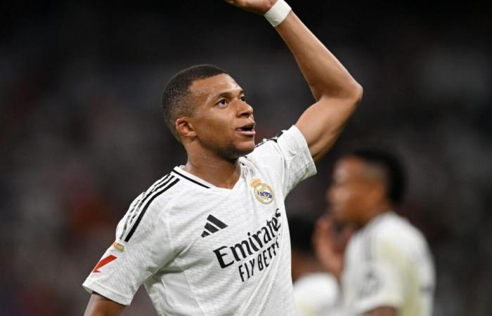 Mbappe du Real Madrid marque un superbe but contre Barcelone en finale de la Super Coupe