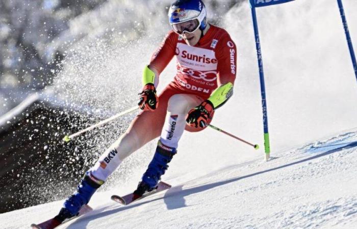 Fantastique doublé suisse à Adelboden ! Marco Odermatt a remporté le géant de la station bernoise pour la 4e fois consécutive devant Loïc Meillard