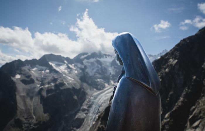 ce photographe a réalisé le premier calendrier officiel de l’Église catholique