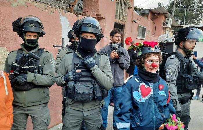 Les manifestants convoquent les négociateurs pour trouver un accord