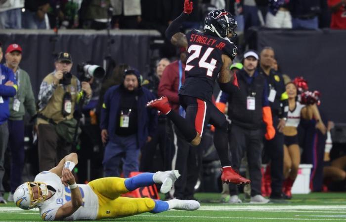 La défense des Texans a « dominé » lors d’une victoire décisive contre les Chargers