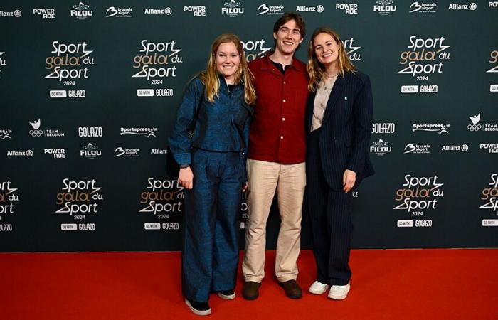 Un gala sportif accueille les meilleurs joueurs sur le tapis rouge