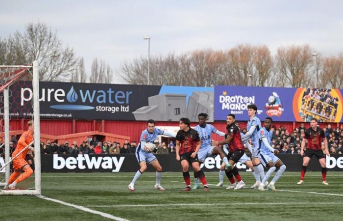 Dernier score et mises à jour de la FA Cup alors qu’une équipe hors championnat est proche de la prolongation