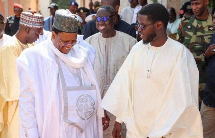 Le Président Diomaye FAYE visite la famille Omarienne