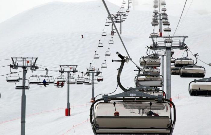 un enfant grièvement blessé après une chute en télésiège