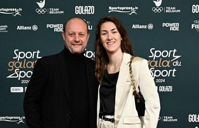 Un gala sportif accueille les meilleurs joueurs sur le tapis rouge