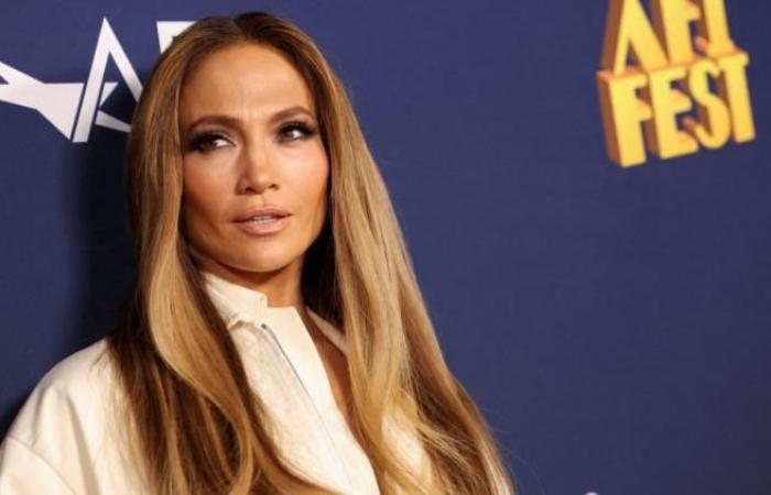 Jennifer Lopez annule tous ses engagements médiatiques en soutien aux victimes