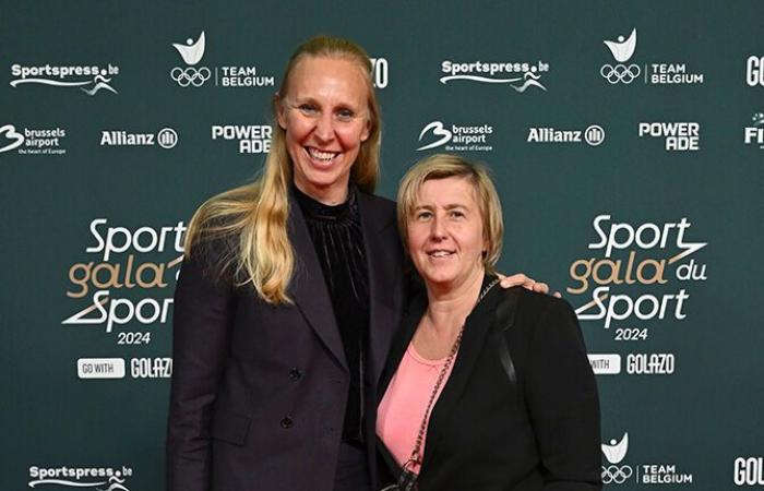 Un gala sportif accueille les meilleurs joueurs sur le tapis rouge