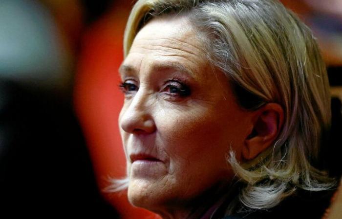 Marine Le Pen répond à Emmanuel Macron sur la mort de son père