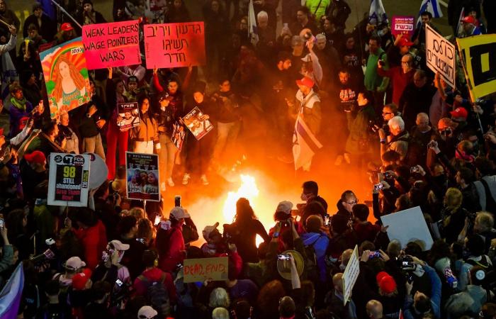 Les manifestants convoquent les négociateurs pour trouver un accord