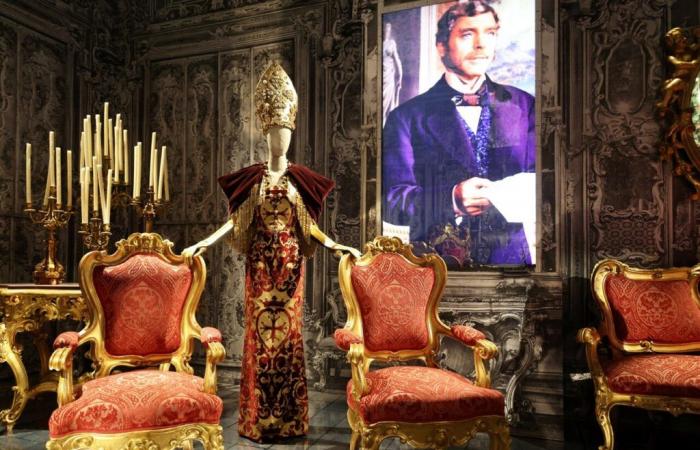 Incontournable, Dolce & Gabbana débarque à Paris avec robes et bijoux pour une exposition spectaculaire au Grand Palais