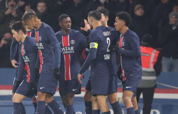 Paris devant à la pause grâce à un doublé de Dembélé