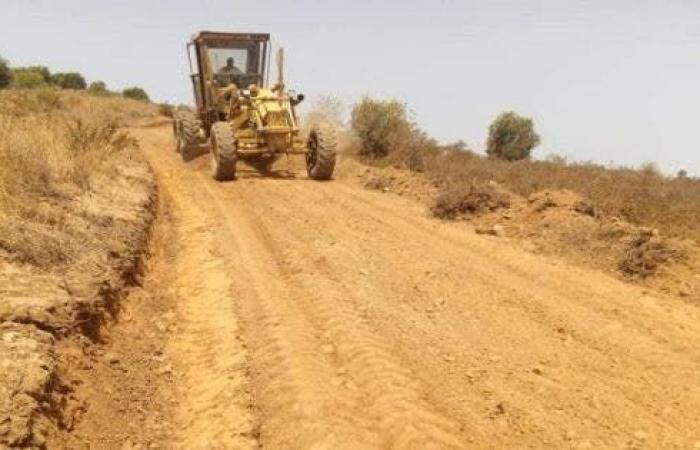 Les habitants d’Al-Rawadi dénoncent la réfection d’une route sans asphalte pour un coût de 400 millions