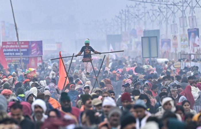 lancement du Kumbh Mela, un pèlerinage hindou de tous les records