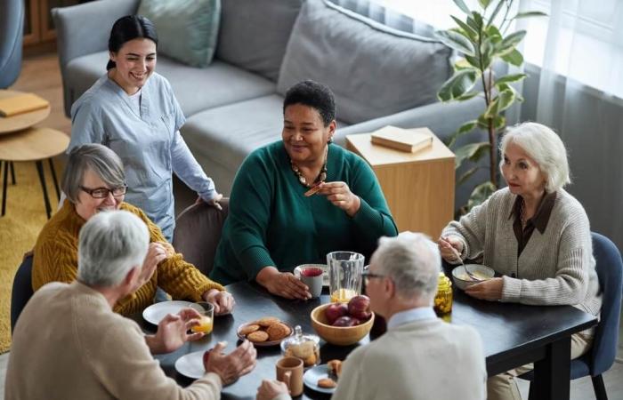 communiquer et manger en vieillissant, mise en place de formations pour les soignants