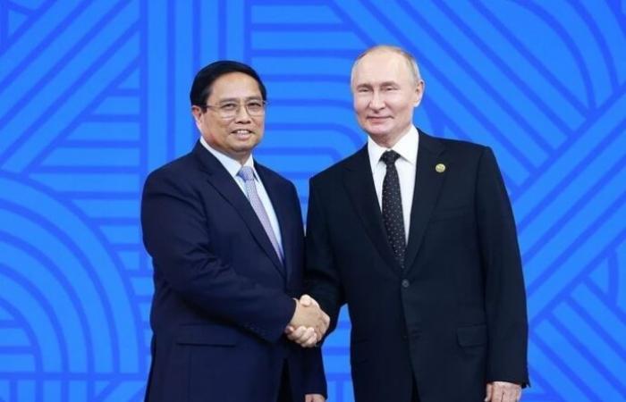 La visite du Premier ministre russe au Vietnam pour renforcer les liens économiques