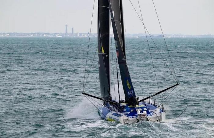 Le leader Charlie Dalin aperçu au large du Finistère et de son port d’attache