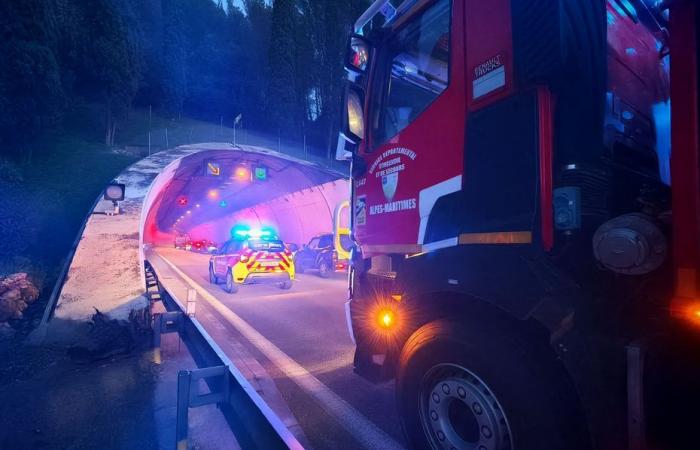 Un véhicule prend feu sur l’autoroute A8 à Nice, circulation perturbée