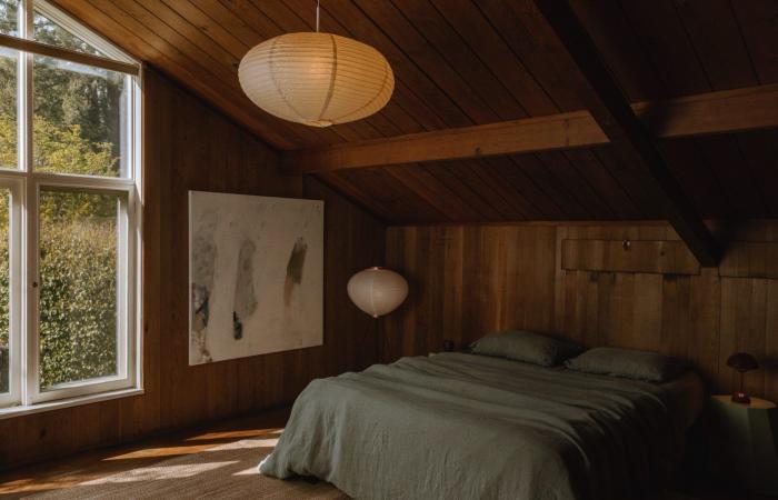 Une splendide maison d’architecte en bois entourée de verdure à Portland