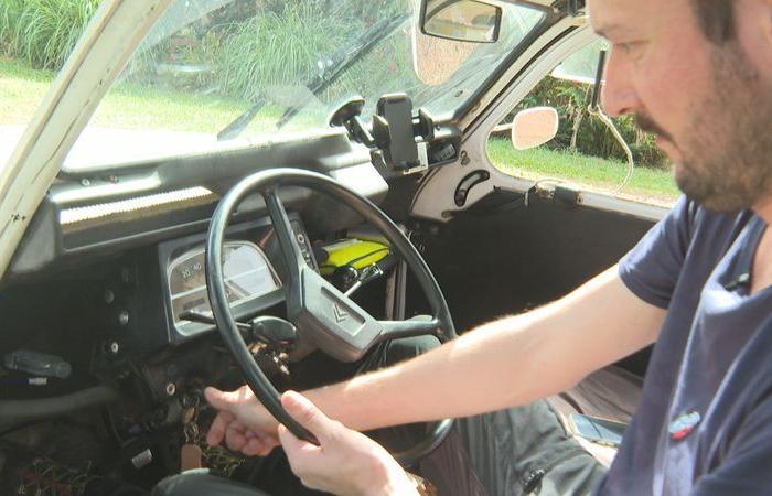 La famille Maloux quitte Cayenne pour traverser l’Amérique du Sud en 2CV sur les traces de l’avion.