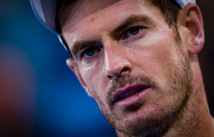 « Murray n’est pas resté pour l’entretien de Djokovic sur le terrain. Je ne pense pas qu’il soit habitué à rester assis et à regarder un match pendant trois heures. Je l’ai vu s’étirer le dos à la fin, c’est dur même dans la surface”