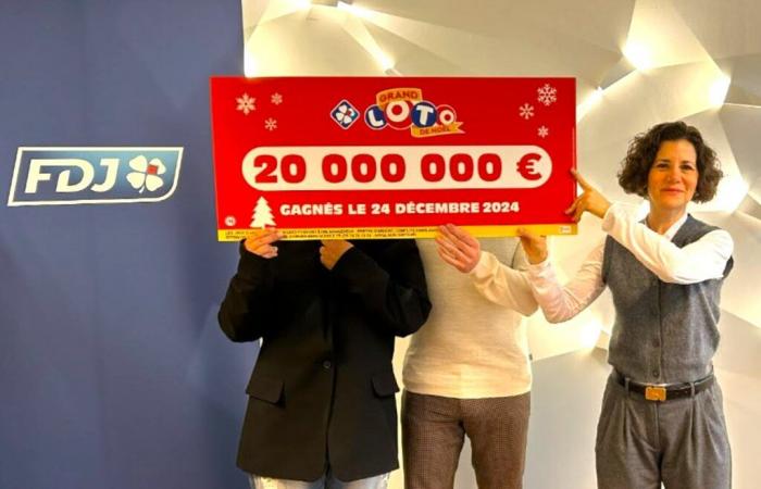 Le jour de Noël, ce couple découvre son gain de 20 millions d’euros