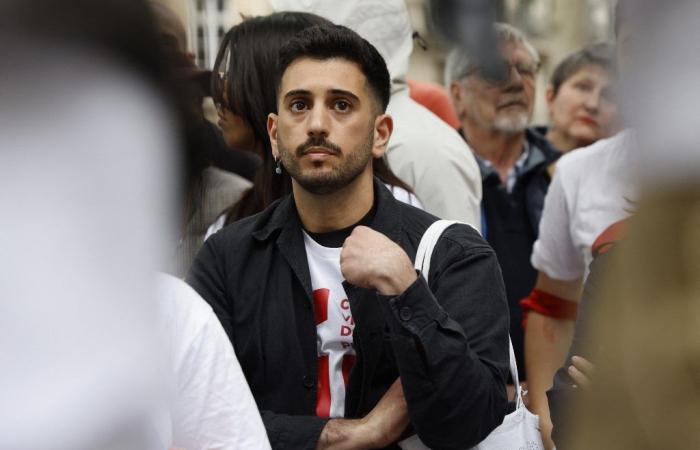 Le candidat NFP Lyes Louffok arrive en tête du premier tour, devant la candidate macroniste Camille Galliard-Minier