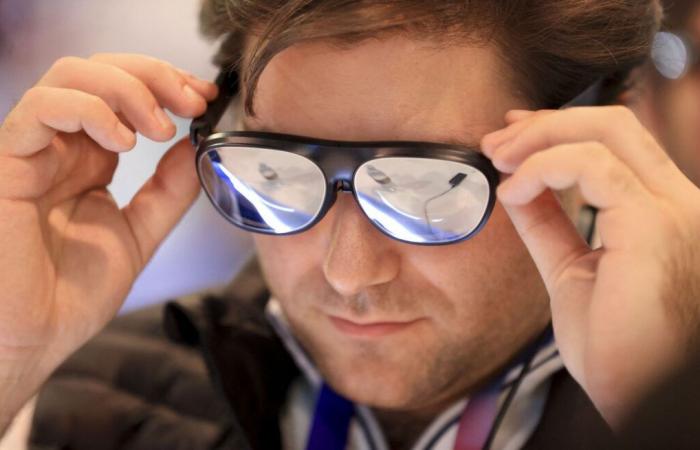 Au Consumer Electronics Show, la bataille des lunettes connectées fait rage