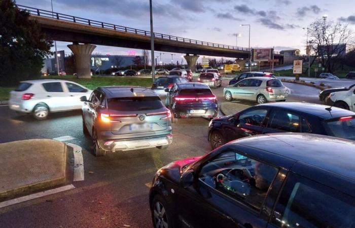 Ça chauffe au carrefour Pompadour à Créteil, victime d’une embolie routière