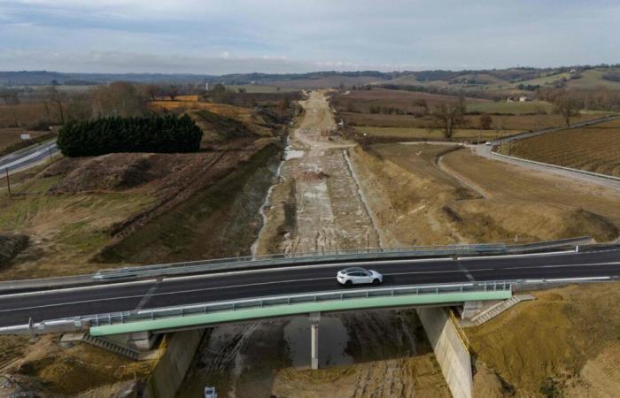 les opposants demandent à la justice une suspension « urgente » du chantier