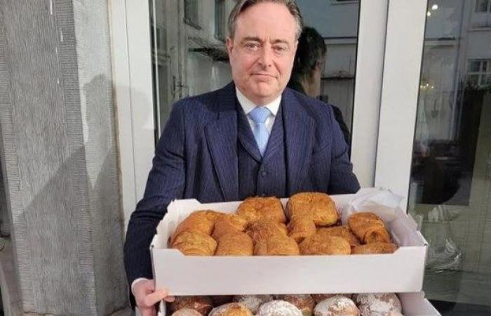 Des boulettes de pommes et des pains de saucisses anversois inondent la Wetstraat