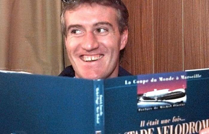 Sa femme Claude, ses amis, son look années 90… Didier Deschamps en ville en 18 photos