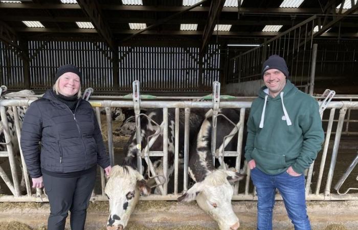 Sabrina & Mathieu Lebel, propriété sur leur ferme laitière dans le Calvados