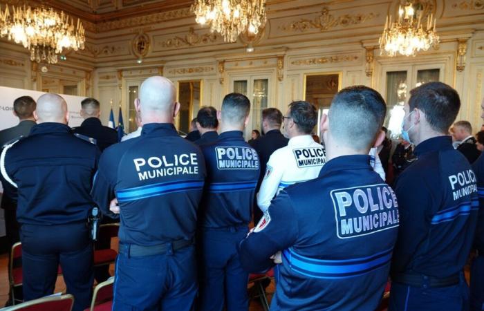 Maine-et-Loire. 27 policiers et pompiers décorés pour leur action lors des violences urbaines