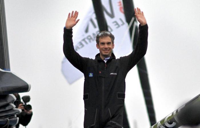 Le skipper français Charlie Dalin remporte la 10ème édition en battant le record du tour du monde